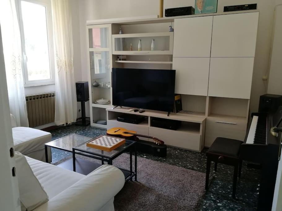 Music & Beach Apartment Савона Екстериор снимка