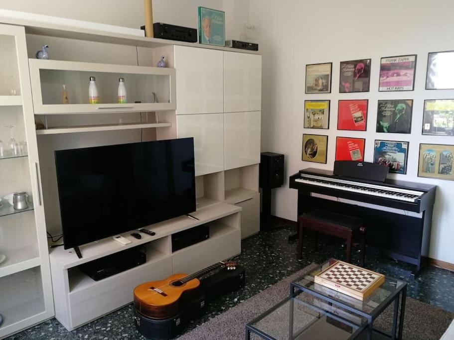 Music & Beach Apartment Савона Екстериор снимка