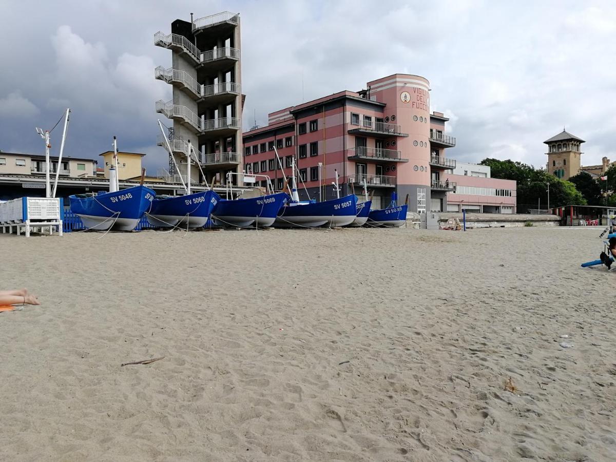 Music & Beach Apartment Савона Екстериор снимка